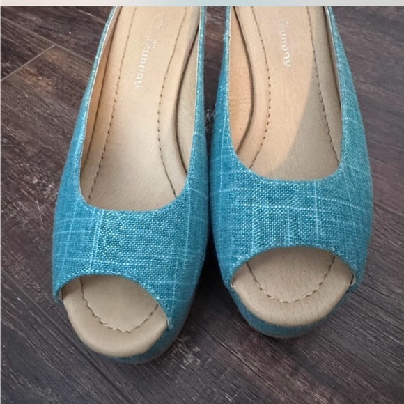 CL by Chinese Laundry Turquoise Wedges - Picture 4 of 8